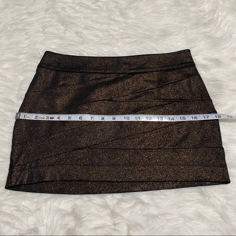 EXPRESS Gold Glittery Mini Skirt - Picture 3 of 6